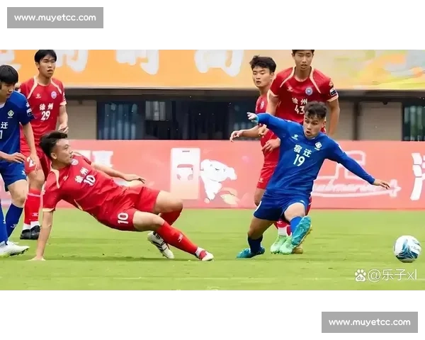 高清足球赛事直播全程解析带你感受激烈对抗与精彩瞬间